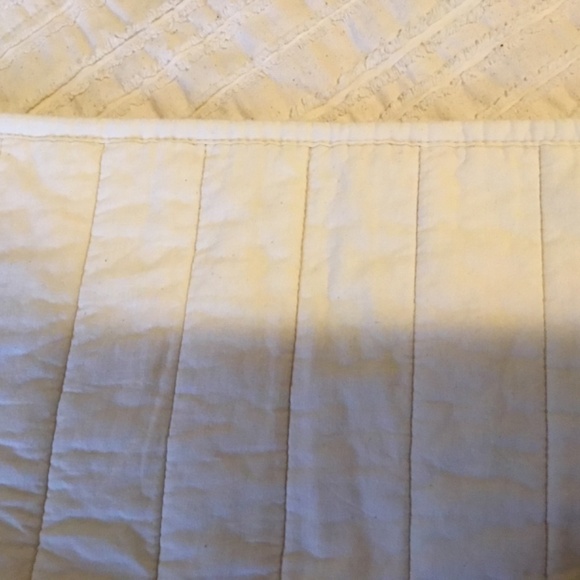 THERESHOLD 100% Cotton Queen Size quilt - Picture 7 of 8